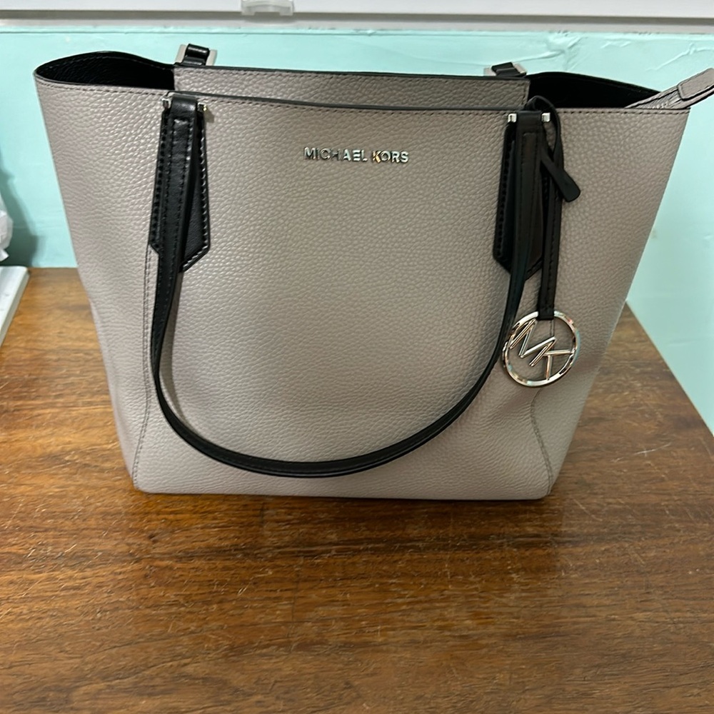 Michael kors grey and black tote